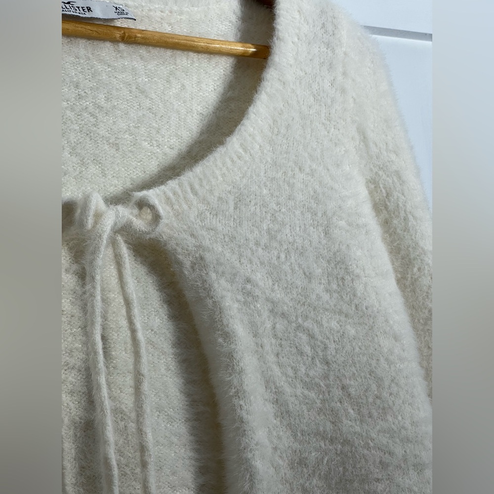 Hollister Cream Fuzzy Tie-Front Cropped Cardigan XS - Picture 4 of 6
